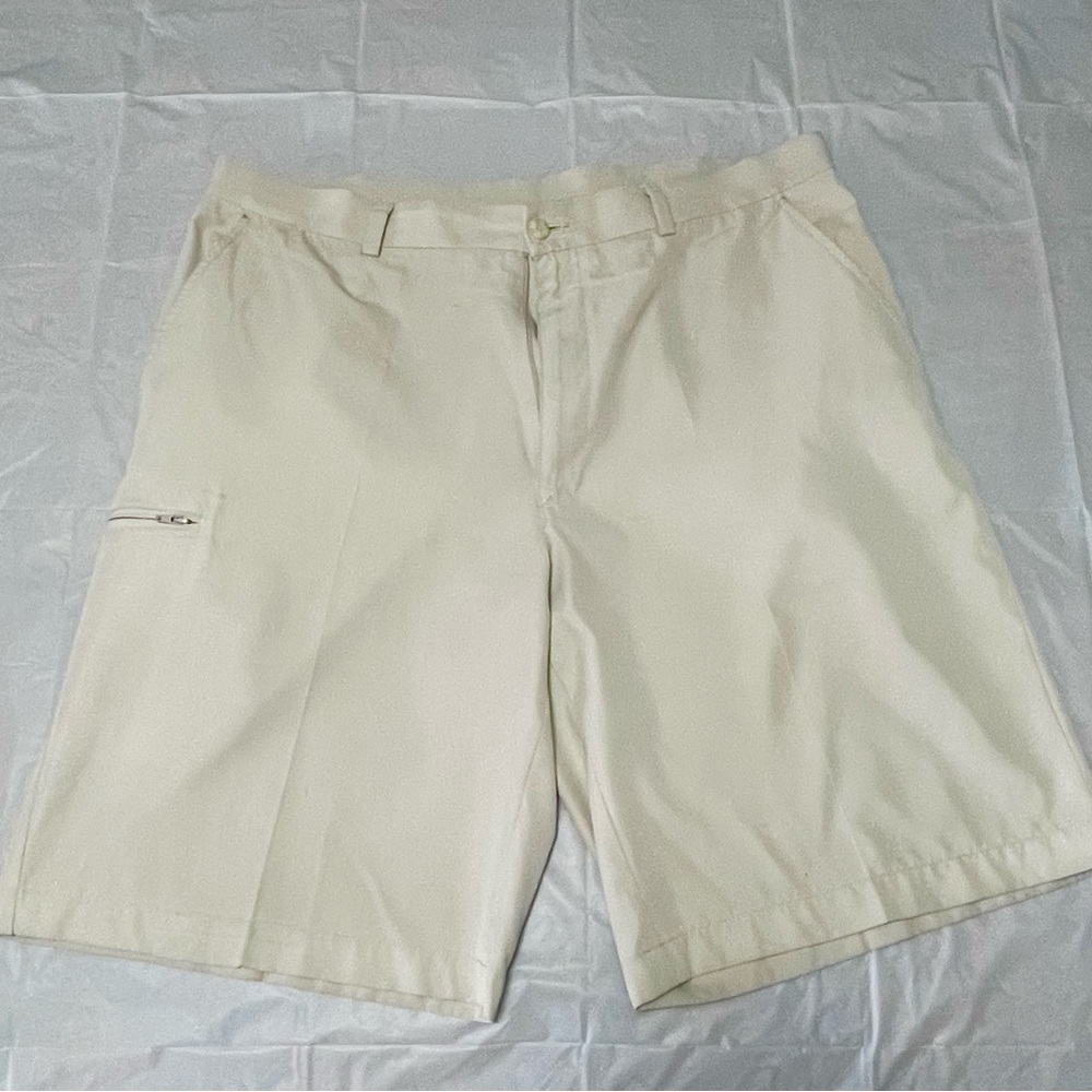 Men’s 36W Ivory Grand Slam PGA Golf Short w/score card pocket